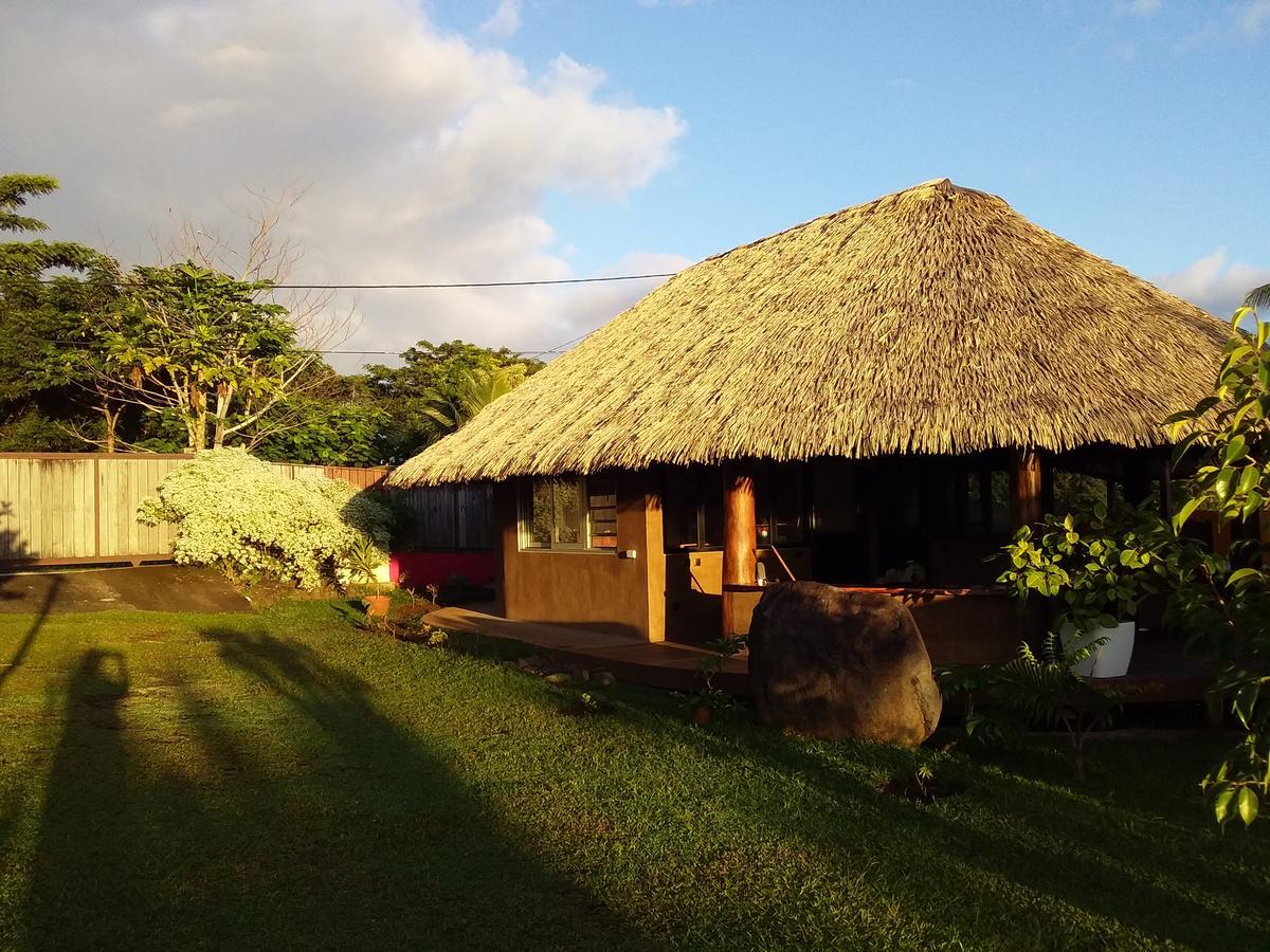 Omati Lodge Taravao Exterior foto